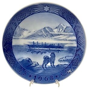 Royal Copenhagen 1968 Christmas Plate The Last Umiak Collectible 7” diameter